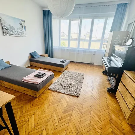Symphonia Self Check In 24h Hostal Katowice