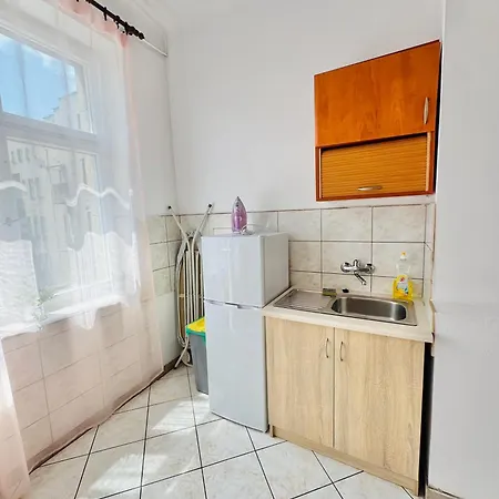 ホステル Symphonia Self Check In 24h カトヴィツェ