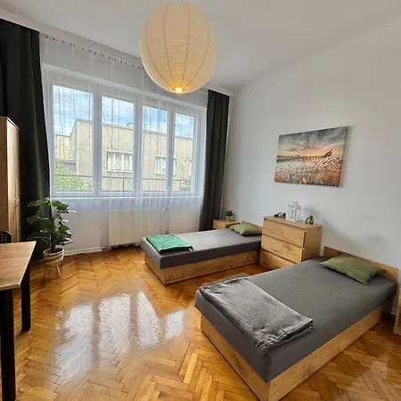 Symphonia Self Check In 24h