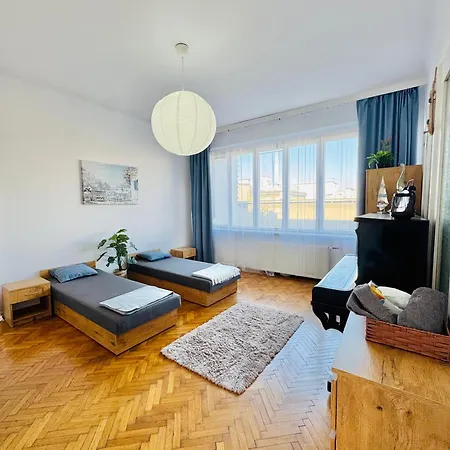 Hostel Symphonia Self Check In 24h Katovice