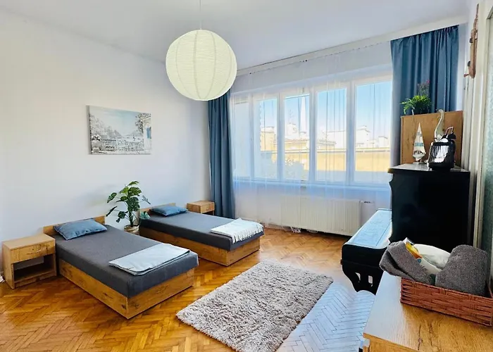 Vandrerhjem Symphonia Self Check In 24h Katowice